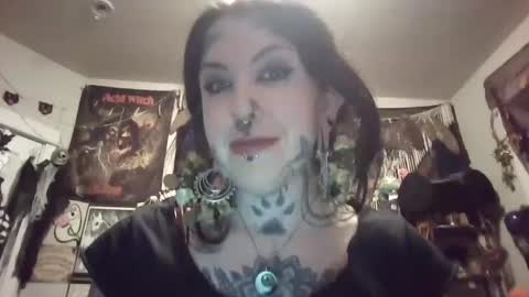 Snapshot of spirithalloqveen chatting on October 11, 7:18 am spirithalloqveen online show from October 11, 7:18 am
