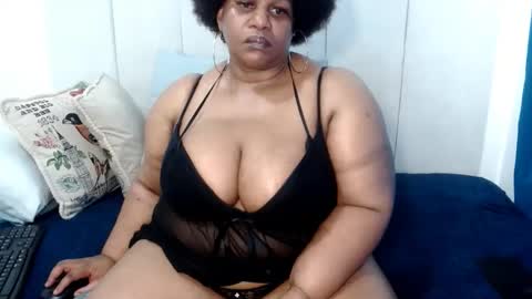 Snapshot of splendidtalitha chatting on March 9, 9:35 am SplendidTalitha online show from March 9, 9:35 am