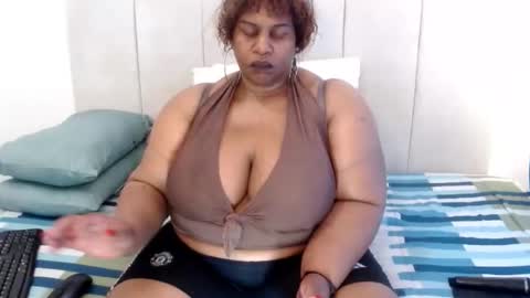 Snapshot of splendidtalitha chatting on April 14, 12:11 pm SplendidTalitha online show from April 14, 12:11 pm