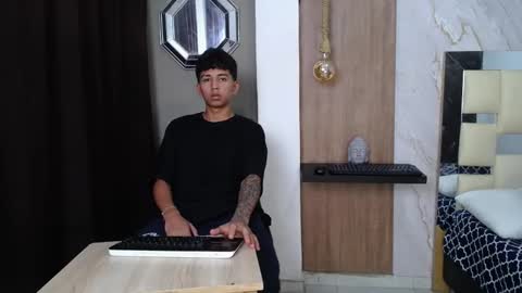 RAY online show from November 10, 4:06 pm