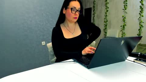 Lilith online show from April 9, 5:40 pm