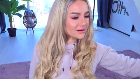 Anna online show from October 10, 10:47 am