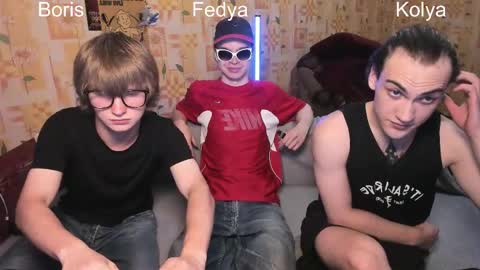 Snapshot of sponge_bob_spencer chatting on June 6, 6:23 pm Boris Fedya Kolya online show from June 6, 6:23 pm