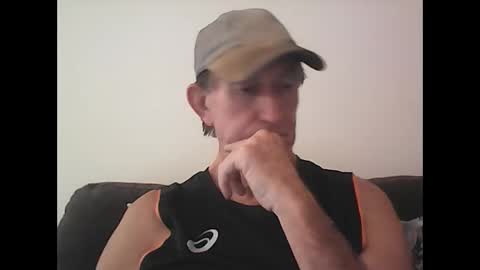 Snapshot of sportbill181 chatting on February 5, 12:04 am sportbill181 online show from February 5, 12:04 am