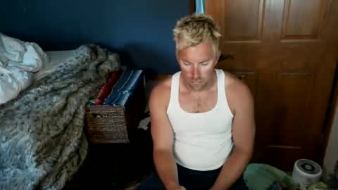 Snapshot of spun_redneck chatting on May 25, 1:00 am Spun Redneck online show from May 25, 1:00 am