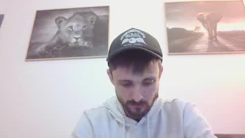 Snapshot of spyco82 chatting on February 22, 7:45 am spyco82 online show from February 22, 7:45 am