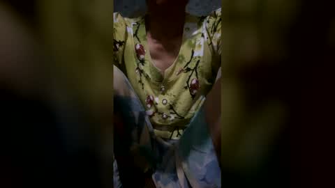 Snapshot of squirt0120 chatting on June 4, 9:54 pm squirt0120 online show from June 4, 9:54 pm