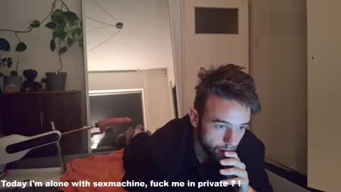Snapshot of squirtproff chatting on September 29, 6:13 pm Squirtproff online show from September 29, 6:13 pm