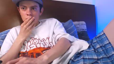 Snapshot of sr_bolaiinas chatting on June 22, 6:27 pm sr_bolaiinas online show from June 22, 6:27 pm