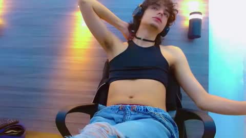 ethan online show from April 7, 1:11 pm