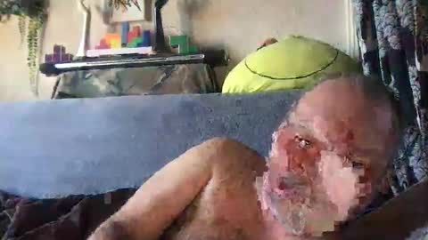 Snapshot of srekos38 chatting on April 5, 6:32 am srekos38 online show from April 5, 6:32 am