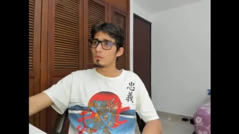 Snapshot of srincognito666 chatting on June 16, 11:13 am srincognito666 online show from June 16, 11:13 am