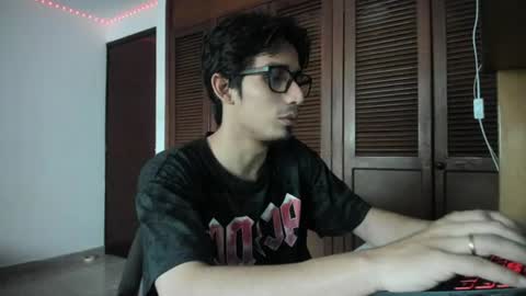 Snapshot of srincognito666 chatting on June 18, 10:52 am srincognito666 online show from June 18, 10:52 am