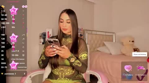 Snapshot of srita_laura chatting on January 17, 4:17 am Laura online show from January 17, 4:17 am