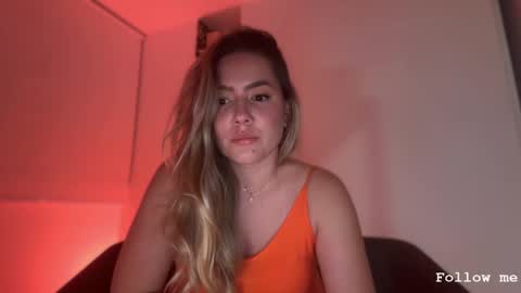 Snapshot of srta__sophie chatting on May 2, 1:21 am Sophie 3 online show from May 2, 1:21 am