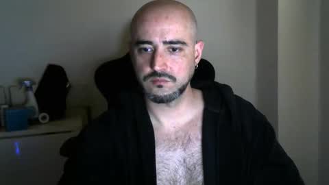 Snapshot of srtramposo chatting on March 24, 3:17 pm srtramposo online show from March 24, 3:17 pm