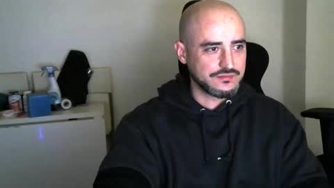 Snapshot of srtramposo chatting on March 28, 4:01 am srtramposo online show from March 28, 4:01 am