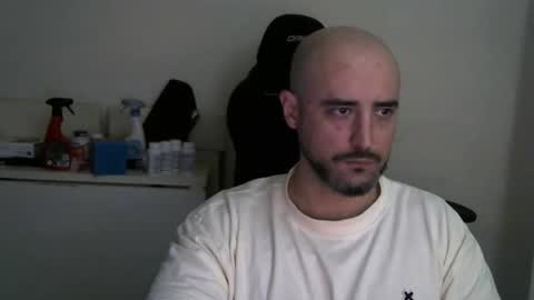 Snapshot of srtramposo chatting on April 24, 8:11 pm srtramposo online show from April 24, 8:11 pm