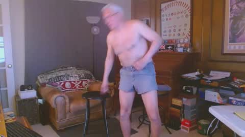 srtxshow online show from December 4, 5:33 pm