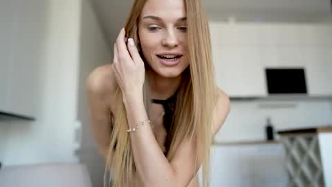 Scarlett online show from April 4, 7:06 am