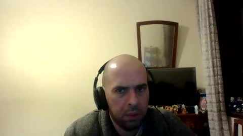 Snapshot of sstrasser chatting on January 8, 1:21 am ShYgUy online show from January 8, 1:21 am