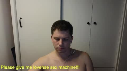 st1vemaster01 online show from April 20, 3:04 pm