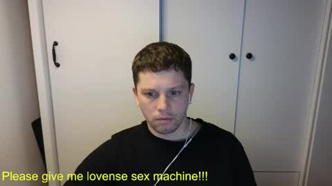 st1vemaster01 online show from April 23, 3:14 pm