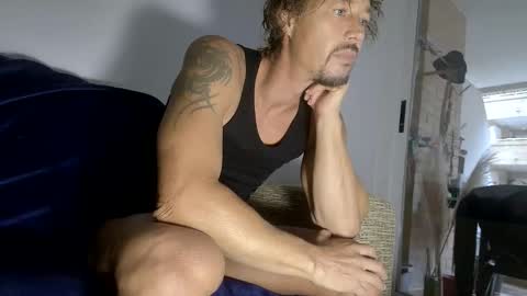 St Amor online show from October 13, 1:00 pm