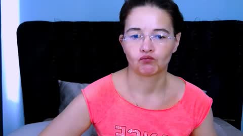 Snapshot of staceydarling chatting on February 19, 12:12 pm staceydarling online show from February 19, 12:12 pm