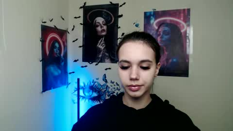 Stacy online show from November 25, 1:22 pm