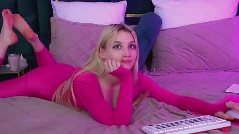 Snapshot of stacyevancesss chatting on November 11, 8:53 pm StacyEvances online show from November 11, 8:53 pm