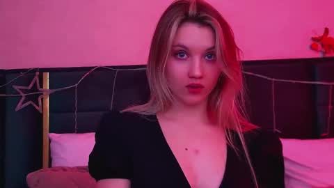 Snapshot of stacyevancesss chatting on December 21, 6:04 pm StacyEvances online show from December 21, 6:04 pm