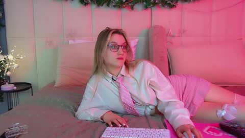 Snapshot of stacyevancesss chatting on December 22, 6:38 pm StacyEvances online show from December 22, 6:38 pm