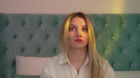 Snapshot of stacyevancesss chatting on February 3, 2:53 am StacyEvances online show from February 3, 2:53 am