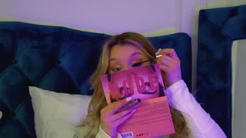 Snapshot of stacyevancesss chatting on February 9, 6:34 pm StacyEvances online show from February 9, 6:34 pm