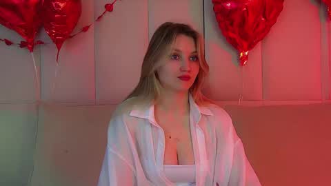 Snapshot of stacyevancesss chatting on February 13, 8:43 am StacyEvances online show from February 13, 8:43 am