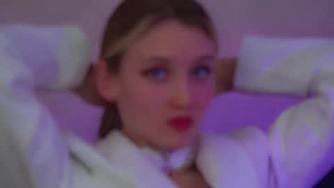 Snapshot of stacyevancesss chatting on February 22, 6:28 pm StacyEvances online show from February 22, 6:28 pm