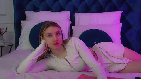 Snapshot of stacyevancesss chatting on February 23, 6:16 pm StacyEvances online show from February 23, 6:16 pm