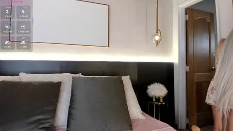 Stacy Rigel online show from October 16, 12:28 pm