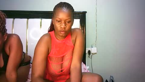 Snapshot of stacyweet chatting on October 28, 3:04 pm Stacysweet chocolate online show from October 28, 3:04 pm