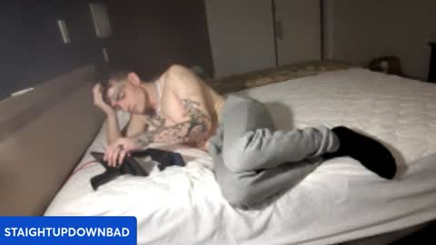 Snapshot of staightupdownbad chatting on January 19, 9:13 am Straightupdownbad online show from January 19, 9:13 am