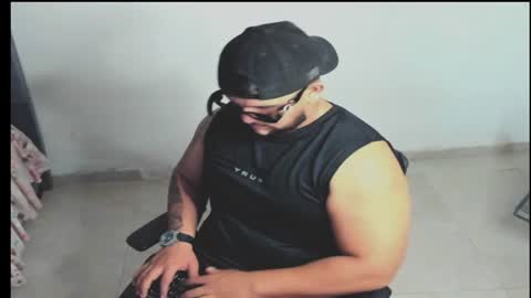 Snapshot of stan_davis chatting on July 7, 3:42 am anferney online show from July 7, 3:42 am