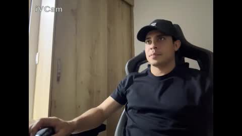 Snapshot of stan_will chatting on November 1, 11:18 pm Stan online show from November 1, 11:18 pm