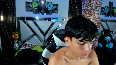 Snapshot of star_blew chatting on December 3, 2:05 pm star_blew online show from December 3, 2:05 pm