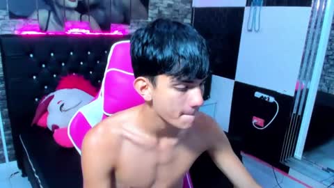 Snapshot of star_blew chatting on December 4, 2:26 pm star_blew online show from December 4, 2:26 pm