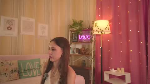 Chloe online show from March 2, 11:17 am