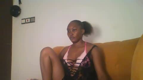 Snapshot of stargirl880271 chatting on January 16, 3:23 am isha online show from January 16, 3:23 am