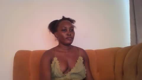 Snapshot of stargirl880271 chatting on February 19, 5:38 am isha online show from February 19, 5:38 am