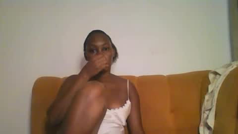 Snapshot of stargirl880271 chatting on February 23, 3:24 am isha online show from February 23, 3:24 am