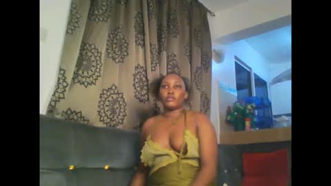 Snapshot of stargirl880271 chatting on December 14, 10:25 pm isha online show from December 14, 10:25 pm